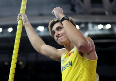 Олимпийският шампион Арманд Дуплантис подобри собствения си световен рекорд в