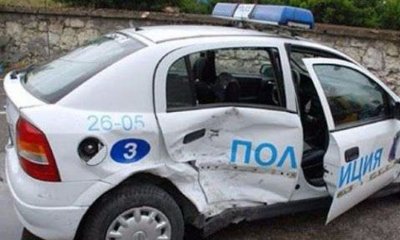 Заради преследване: Патрулка не спря на "Стоп" и блъсна кола в Пловдив