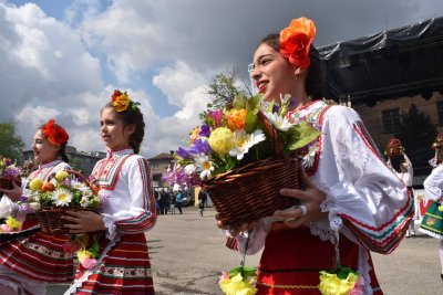 С пъстри тържества и разнообразни прояви Бургас ще посрещне светлите християнски празници