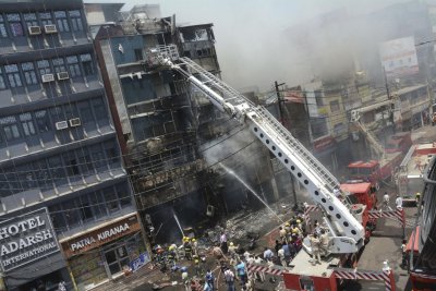 Голям пожар избухна в ресторант и хотел в източна Индия  Огнената
