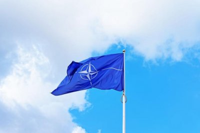 НАТО с предупреждение към Китай
