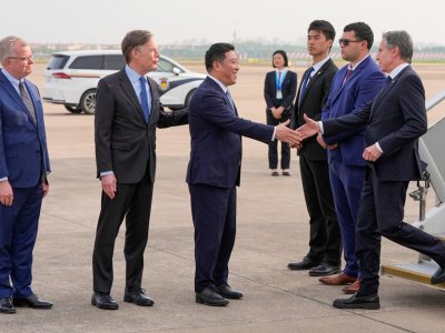 Блинкън пристигна в Шанхай на второто си посещение в Китай