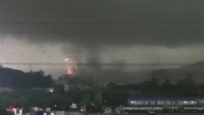 Торнадо връхлетя южния китайски град Гуанджоу Съобщава се за най малко