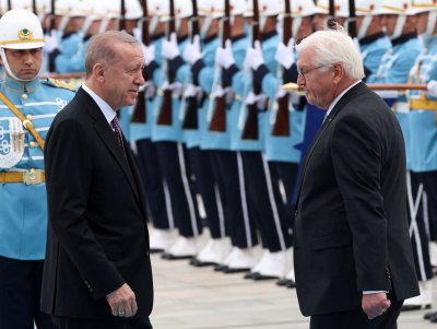 Президентът Реджеп Ердоган днес посрещна президента Германия Франк Валтер Щайнмайер с официална церемония
