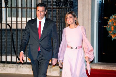 Разследват съпругата на испанския премиер за корупция