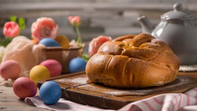 Яйца, козунак, агнешко: Колко ще ни струва трапезата за Великден? 