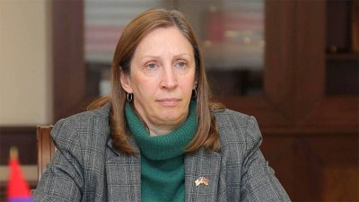 Посланикът на САЩ Лин Трейси е напуснала Русия за известно