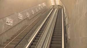 Резил: Терзиев, защо не работят ескалаторите на метрото?