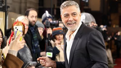 Джордж Клуни не спира да радва с чаровното си звездно