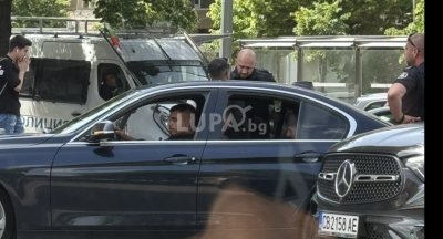 Само в Lupa.bg: 3 патрулки задържаха джиджано* цигане с шукаритетно** БМВ в центъра на София