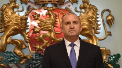 На Възкресение: Мир и любов във всеки български дом пожела президентът
