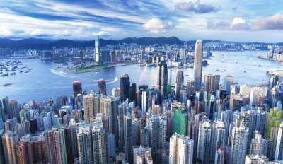 Хонконг привлича все по-малко богати туристи