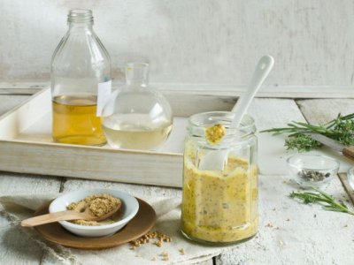Домашна горчица с мащерка и розмарин (+ агаве сироп или мед)