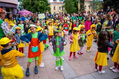 Карнавалът в Габрово - с много детски забавления