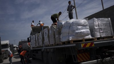Протестиращи израелци блокираха камиони с помощи за Газа като разхвърляха