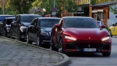 Убийствен джип "Ферари" обикаля из Пловдив, шофьорите точат лиги