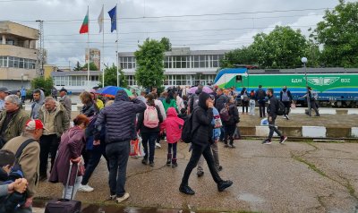 Гвоздейков разпореди хаоса с влаковете да спре