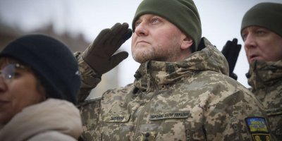 Президентът на Украйна Владимир Зеленски подписа указ за освобождаване от военна служба