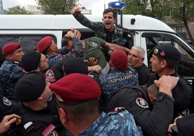 Вътрешното министерство на Армения съобщи че полицията днес е арестувала