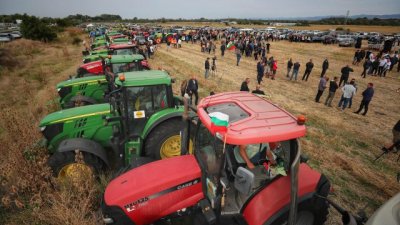Изплащат украинската помощ на земеделците 