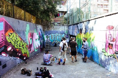 Графити фест събира емблематични художници и любители на уличното изкуство под моста "Чавдар"