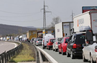 Камионите които излизат от Румъния през граничния пункт при Гюргево
