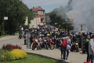 Мощен рев на хиляди мотори по улиците на Ямбол