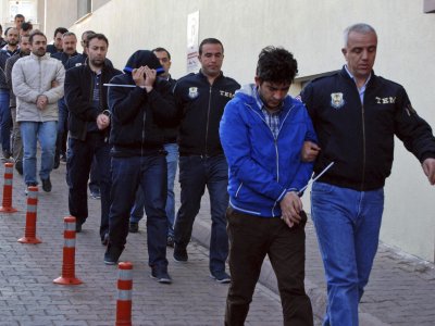 Над 500 задържани при операция срещу ФЕТО в Турция