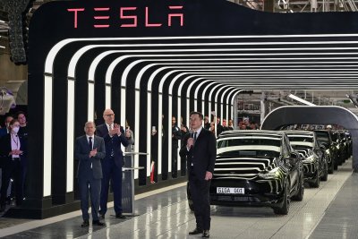 Американският производител на електрически автомобили Тесла Tesla съобщи днес че