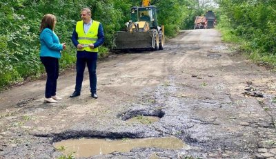 Министър Коритарова проверява ремонта на Дюлинския проход на място