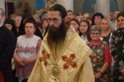 Знеполският епископ Арсений викарий на Пловдивския митрополит Николай е първият