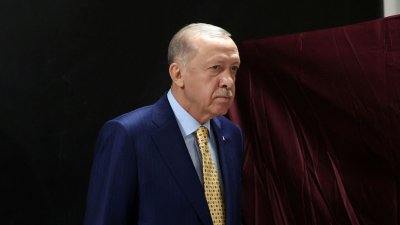 Турският президент Реджеп Ердоган е свикал началника на разузнаването Ибрахим Калън и