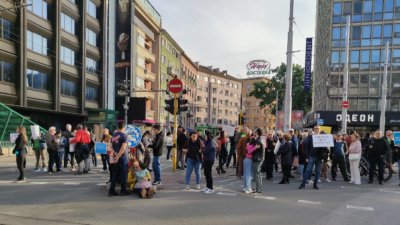 Поредна вечер на протест в центъра на София