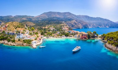 И Гърция не иска британски туристи през лятото