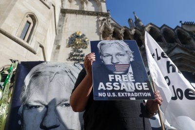 Съдът във Великобритания решава за екстрадицията на Джулиан Асандж