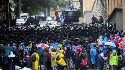 Грузинското правителство заплашва протестиращи