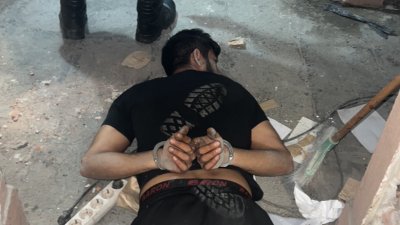 Двама души са задържани в бургаския квартал Победа при специализирана полицейска