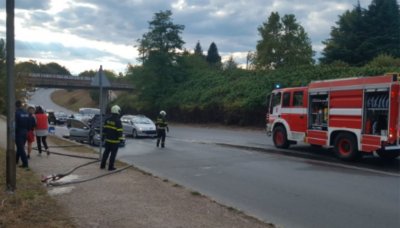 Кола се запали край село Черганово, движението е отбито