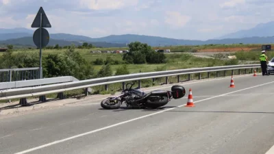 Катастрофа с моторист е станала на главен път Е 79 край Бараково