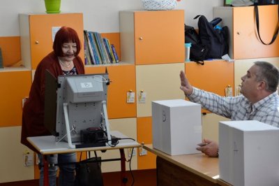 Командироват над 700 души за изборите в чужбина 