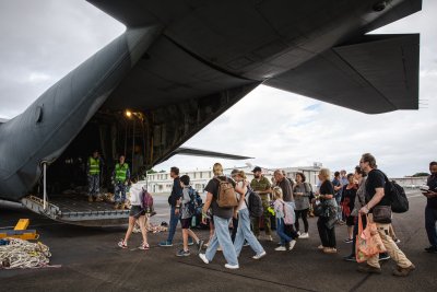 Над 150 души бяха евакуирани с австралийски и новозеландски самолети
