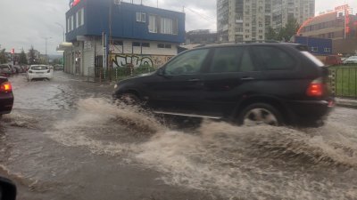 Почти 90 сигнала са подадени заради проливния дъжд в София