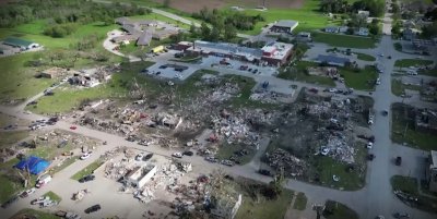 Пет жертви и десетки ранени след мощното торнадо в Айова