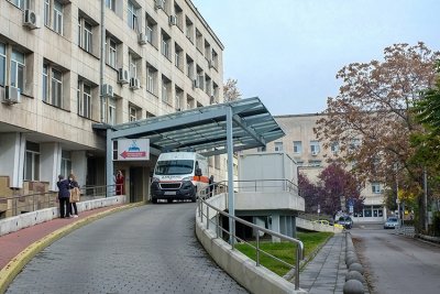 В критично състояние е жената, блъсната от моторист в София