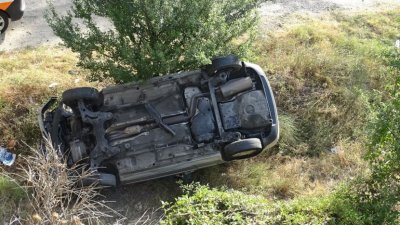 Кола падна от 10 метра височина на "Самоковско шосе", има пострадали