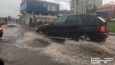 Няма достъп до ЖП гарата в Казичене заради вчерашния дъжд