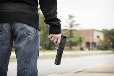34 годишен мъж от Плевен размаха газов пистолет от колата