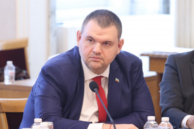 Председателят на ДПС Делян Пеевски призова служебния министър на икономиката
