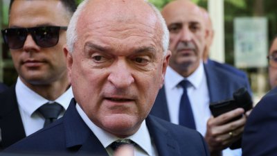 Димитър Главчев няма да санкционира посланичката ни в ООН Лъчезара