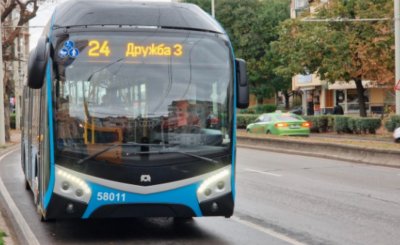 Мълния удари тролейбусната мрежа в Русе